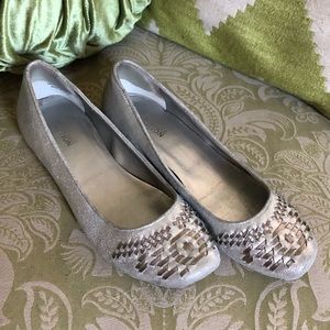 Silver Kenneth Cole flats, size: 6.5